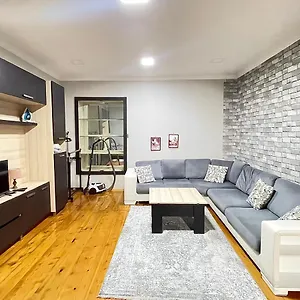 La Casa De Тбилиси